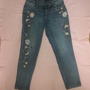 St. John’s Bay Skinny Leg Size 8 Jeans